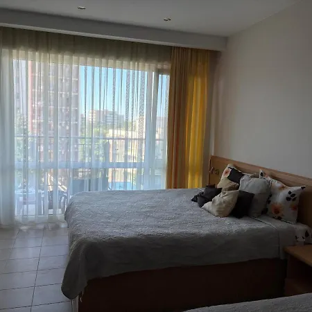 Miramar Palace 612 *