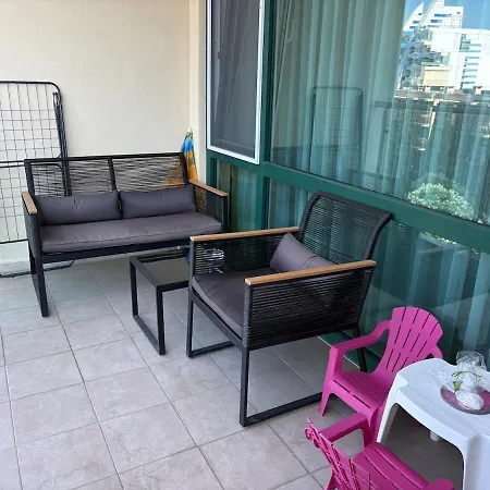 Miramar Palace 612 Apartman Napospart